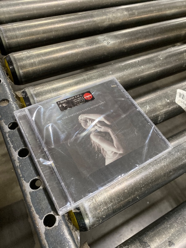 Photo 1 of Tortured Poets Department: The Black Dog - Limited Deluxe Collector's Edition