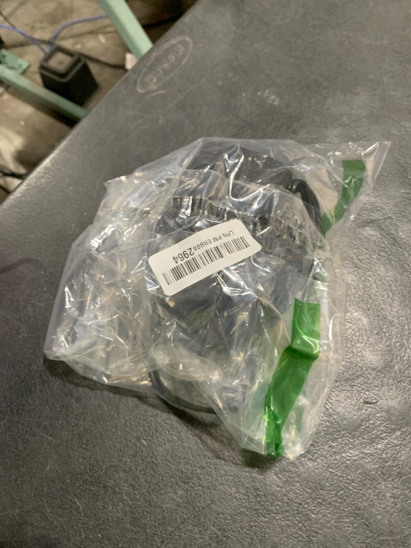 Photo 1 of AquaMiracle Aquarium Powerhead Pump Circulating Water Pump 135 GPH for 10-40 Gallon Aquariums with Aerating Features