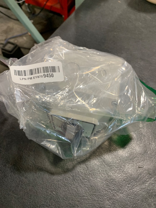 Photo 1 of XINTAIHELE Universal Rotary Changeover Switch 690V 63A Cam Conversion Switch 3 Position 3Phase 12Terminal Main Switch Box JYW29-63/3 D303