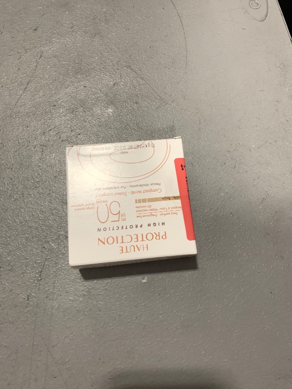 Photo 1 of Avène High Protection Beige Tinted Compact, Broad Spectrum SPF 50+, UVA/UVB Blue Light Protection, Tinted sunscreen, 100% Mineral, Water Resistant, Non-Greasy, Fragrance-Free 0.35 Oz