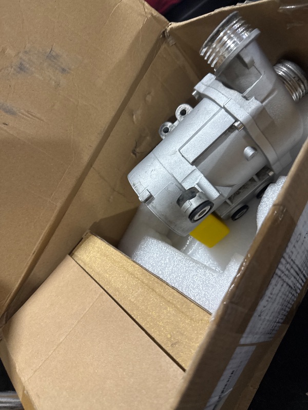 Photo 1 of KUIPERAUTO 11517586925 Electric Engine Water Pump and Thermostat Compatible for BMW X3 X5 Z4 325i 325xi 328i 328xi 525i 525xi 528i 528xi