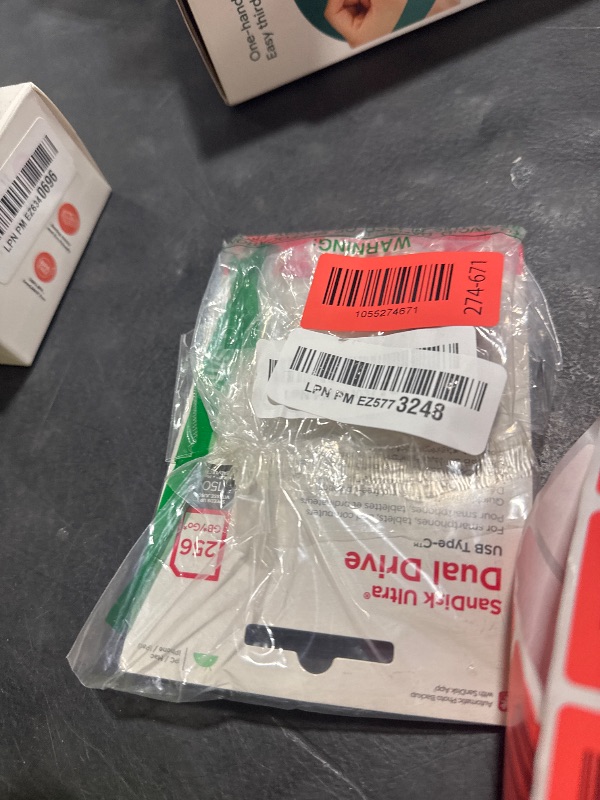 Photo 1 of SanDisk 256GB Ultra Dual Drive USB Type-C - USB-C, USB 3.1 - SDDDC2-256G-G46,Black