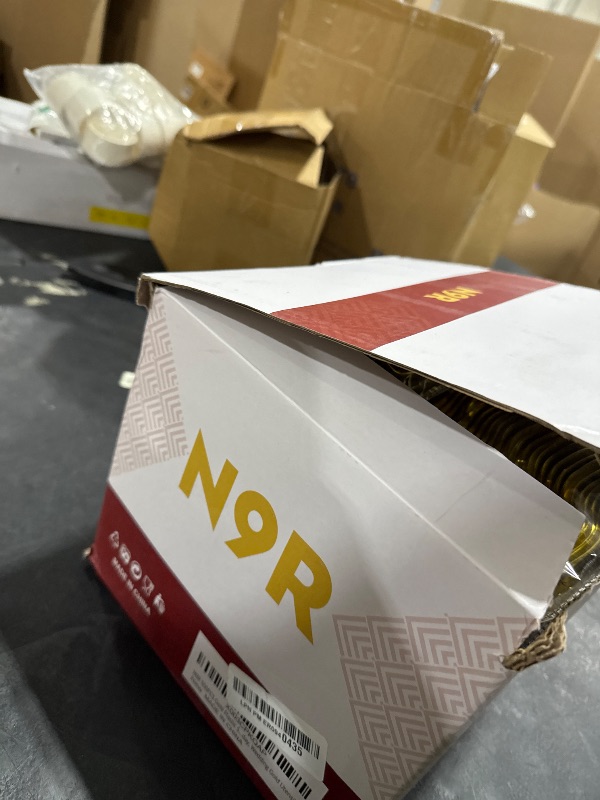 Photo 1 of N9R 500PCS Gold Plastic Silverware - Gold Plastic Cutlery Set Disposable Flatware Dinnerware -200 Forks, 150 Spoons, 150 Knives for Party, Birthday, Wedding Utensils
