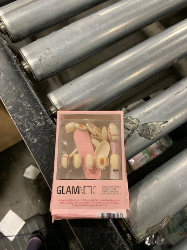 Photo 1 of Glamnetic Press On Nails - Gingerbread Knit | Graphic Gingerbread Sweater Knit 3D Opaque Short Oval Fake Nails in a Glossy & Matte Finish, Salon Quality | 15 Sizes - 30 Nail Kit