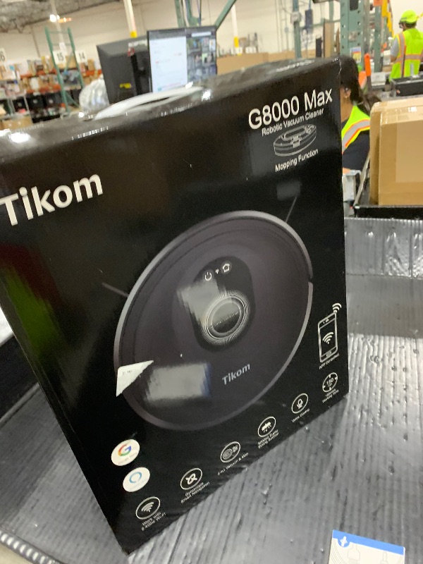 Photo 1 of robot vacuum cleaner