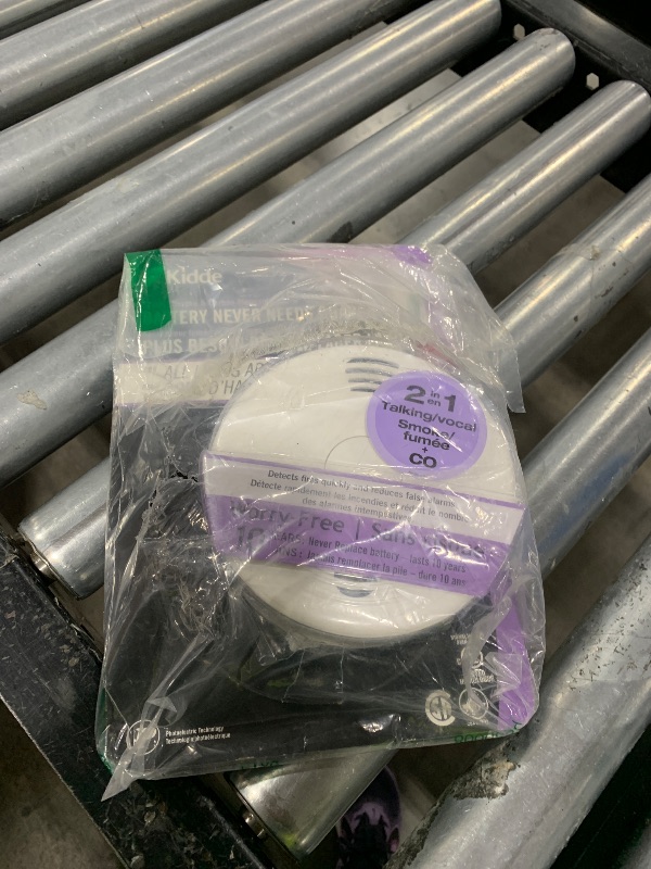 Photo 1 of Kidde 21026065 Smoke & Carbon Monoxide Alarm with Voice Warning