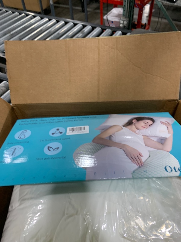 Photo 1 of Pregnancy pillow 