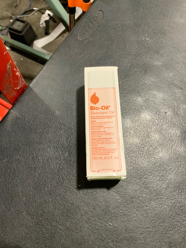 Photo 1 of Bio-Oil Skincare Body Oil Serum for Scars and Stretch Marks, Face and Body Moisturizer with Vitamin E & A for Sensitive Dry Skin, Dermatologist Recommended, Non-Comedogenic, 4.2 Oz