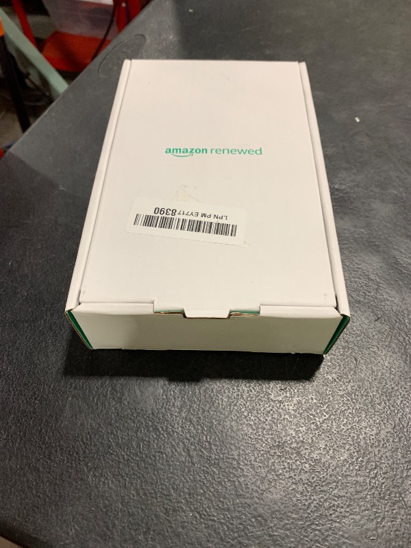Photo 1 of Apple Watch Series 8 (GPS, 45MM) - Starlight Aluminum Case with Starlight Sport Band (Renewed Premium)
