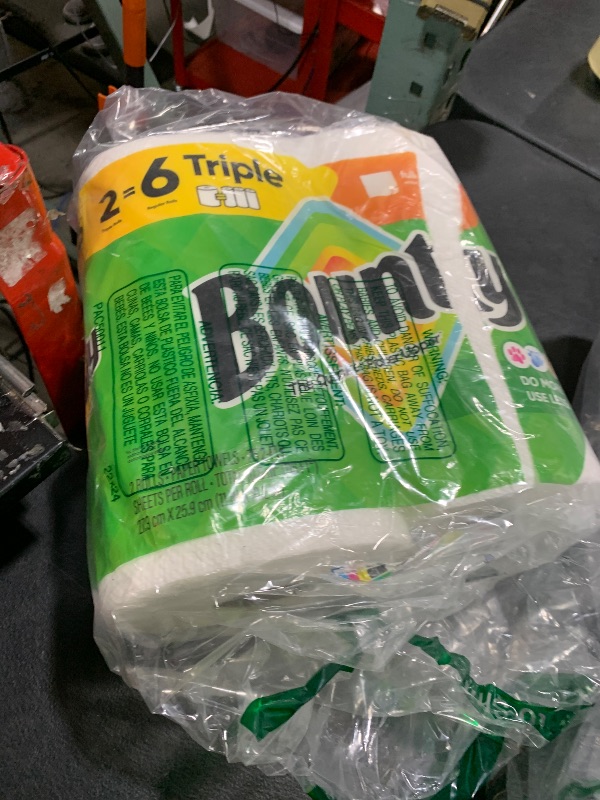 Photo 1 of Bounty Full Sheet Paper Towels, White, 2 Triple Rolls = 6 Regular Rolls