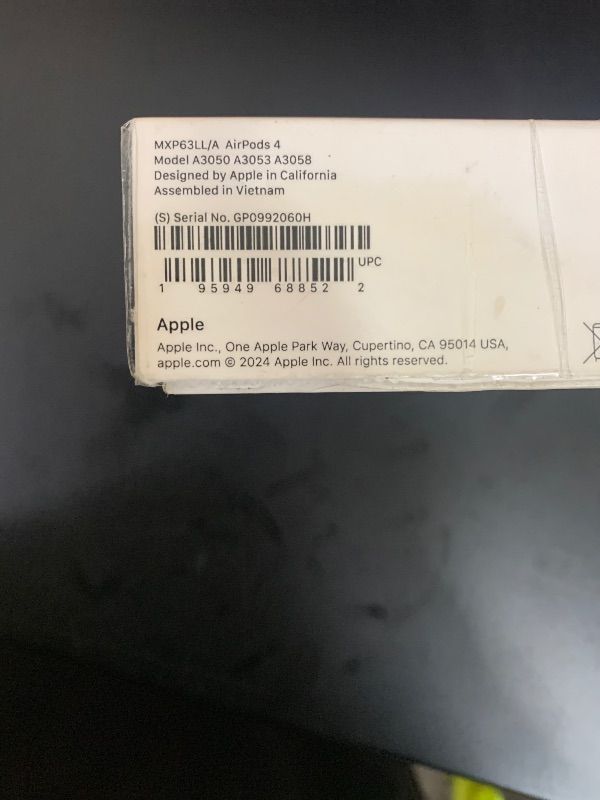 Photo 1 of Apple AirPods 4 
