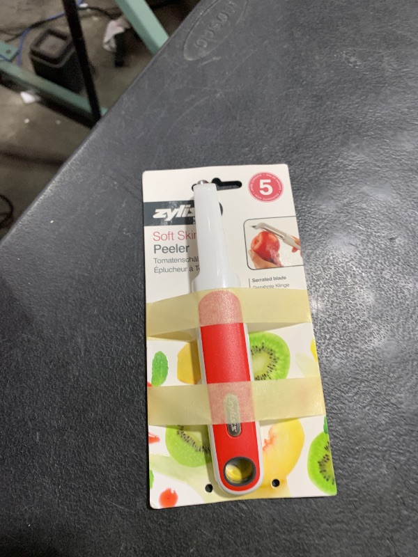 Photo 1 of Zyliss Soft Skin Fruit & Vegetable Peeler - Stainless Steel Serrated Peeler - Perfect for Potato, Cucumber, Carrot, Apple, Orange, Tomatoes, & More - Comfort Grip Peeler Kitchen Tool - Red