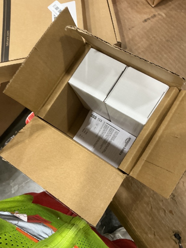 Photo 1 of *UNTESTED*
Amazon Basics Smart A19 LED Light Bulb, Dimmable Soft White (2700K), 9W (60W Equivalent), 800LM, Energy Efficient, Works with Alexa Only, 2.4 GHz Wi-Fi, No Hub Required, 4-Pack