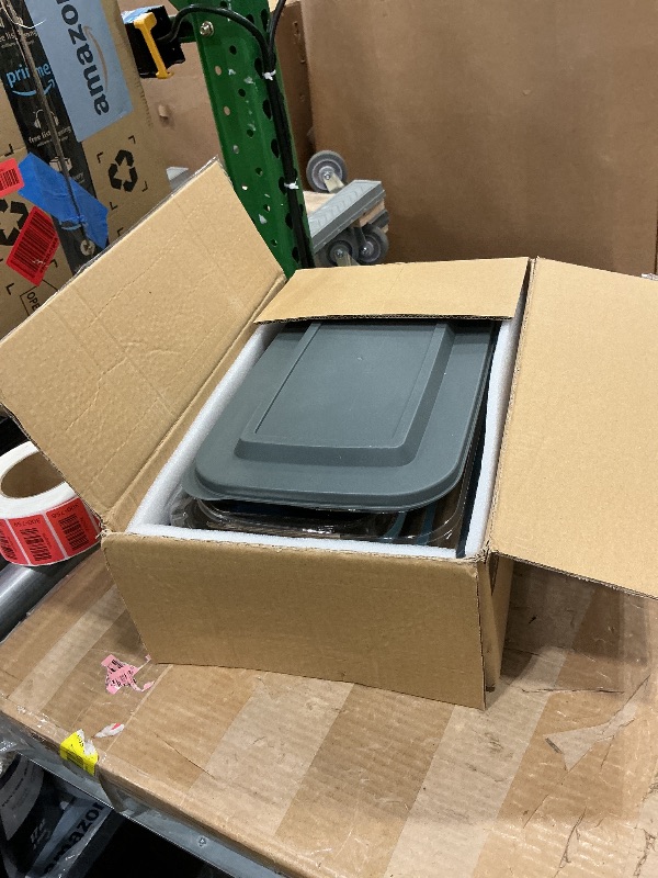 Photo 1 of **MAJOR DAMAGE**
8-Piece Deep Glass Baking Dish Set with Plastic lids,Rectangular Glass Bakeware Set with Lids, Baking Pans for Lasagna, Leftovers, Cooking, Kitchen, Freezer-to-Oven and Dishwasher, Gray