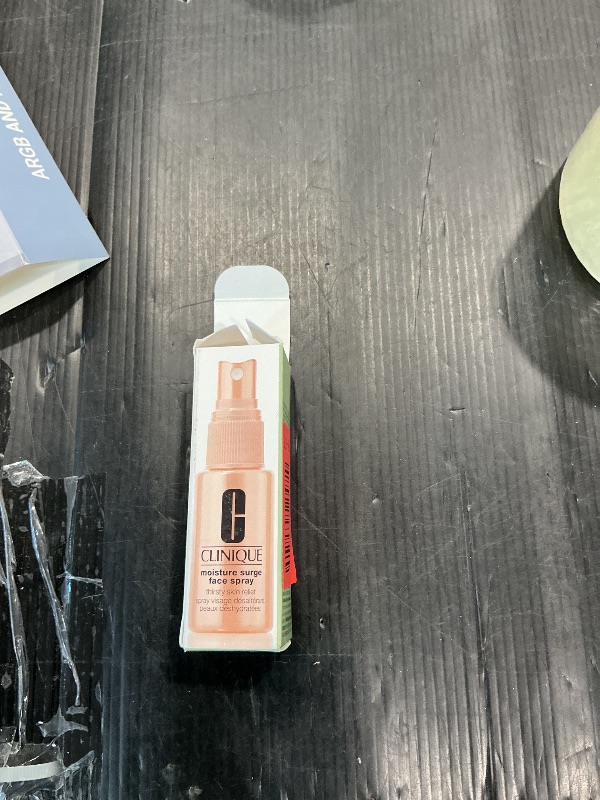 Photo 1 of *MISSING PARTS*
Clinique Moisture Surge Oil Free Face Spray Thirsty Skin Relief For Very Dry to Oily Combination Skin Types | Hydrating + Softening, 1 Fl Oz