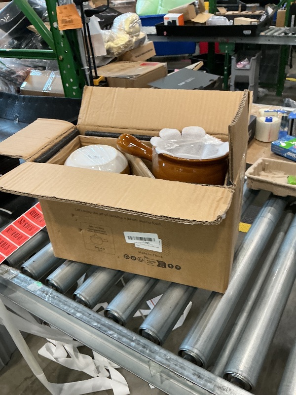 Photo 1 of *MISSING PARTS - See Clerk Notes*
LE TAUCI French Onion Soup Bowls, 22 Ounce Ceramic Soup Bowls with Handles, Soup Crocks with Lids for Soup, Cereal, Chilli, Beef Stew, Oven Safe Stackable Serving Bowls Set, Set of 4