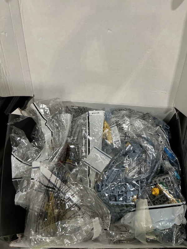 Photo 1 of *MISSING PARTS*
INSOON Mosasaurus Building Set with LED Light, 1219 PCS Movable Ocean Animal Building Block Toy with Nautiluses Jellyfish Squid Coral Reef, Ancient Reptile Home Decor Gift for Adults Teens Boys 12+