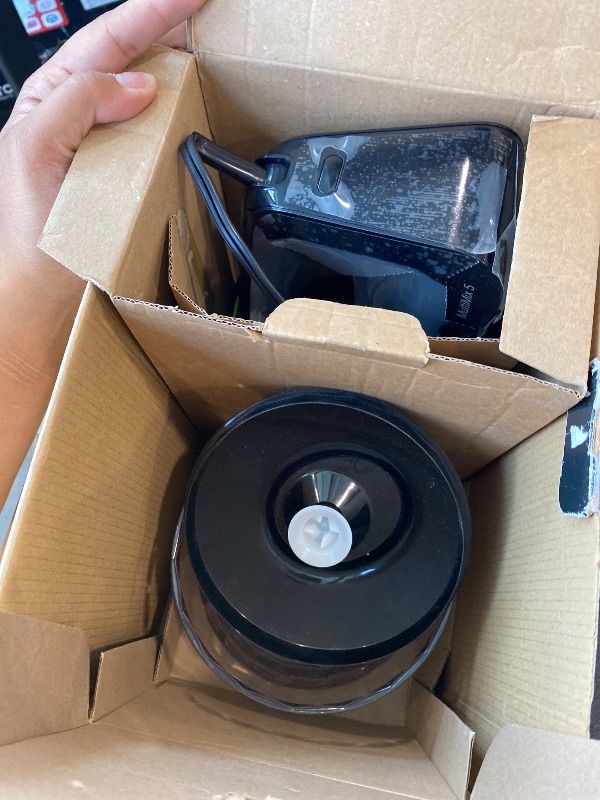 Photo 1 of **Missing mixer attachments / parts. Only body **
Braun MultiMix 5 Hand Mixer, 350W Electric Mixer with Chopper, SmartMix Tech, 9-Speed + Turbo, MultiWhisk, Dough Hooks, Soft-Grip Handle, Lightweight Design, Black