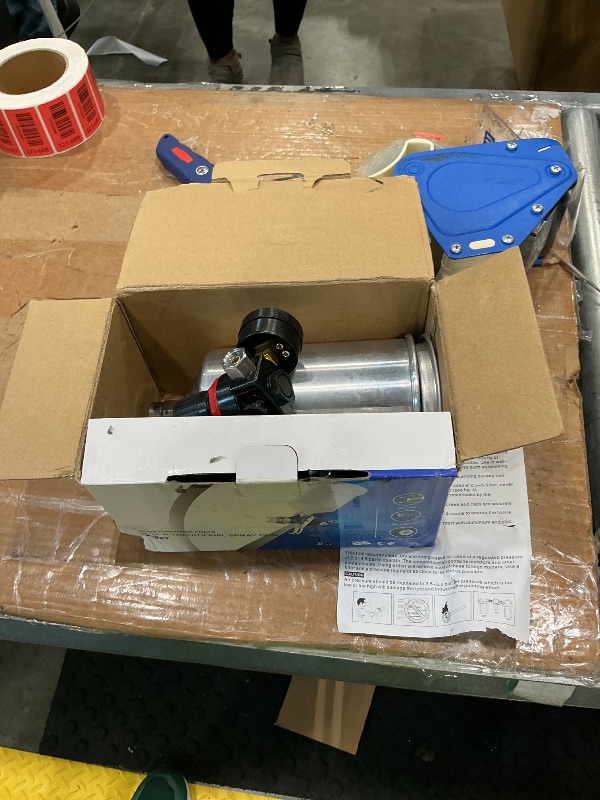 Photo 1 of [PARTIAL SET!!] ZOSANY HVLP Gravity Feed Spray Gun, Automotive Air Paint Spray Gun Kit with 1.4, 1.7, 2.0, 2.5mm Nozzles, 1000cc Aluminum Cup, Air Compressor Regulator, Suitable for Auto Paint and Touch Up