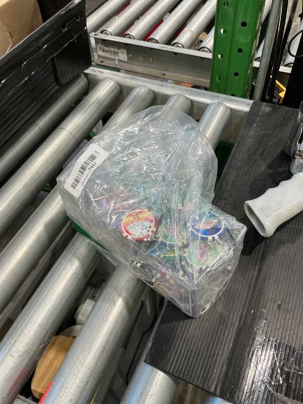 Photo 1 of 100 Piece Las Vegas Design Poker Chips in Clear Plastic Tray