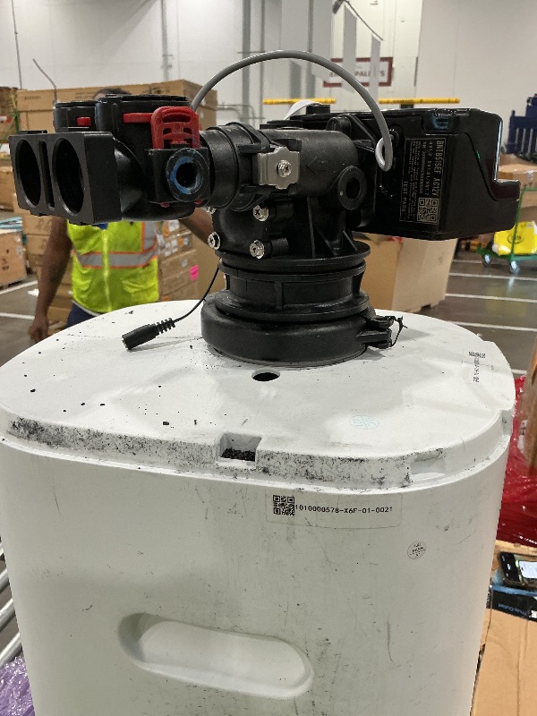 Photo 1 of *MAJOR DAMAGE*
iSpring Elite Series Whole House Central Water Filtration System with Automatic Control Head, Reduces Chlorine, Chloramine, PFAS, Lead, Model: WCF200K