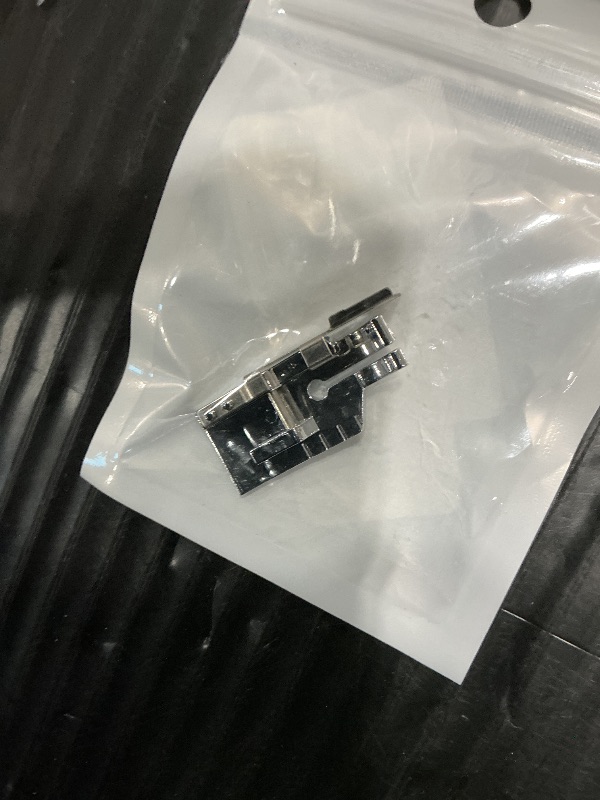 Photo 1 of 1/4'' (Quarter Inch) Quilting Patchwork Sewing Machine Presser Foot with Edge Guide for All Low Shank Snap-On Singer, Brother, Babylock, Euro-Pro, Janome, Juki, Kenmore, New Home, White, Simplicity