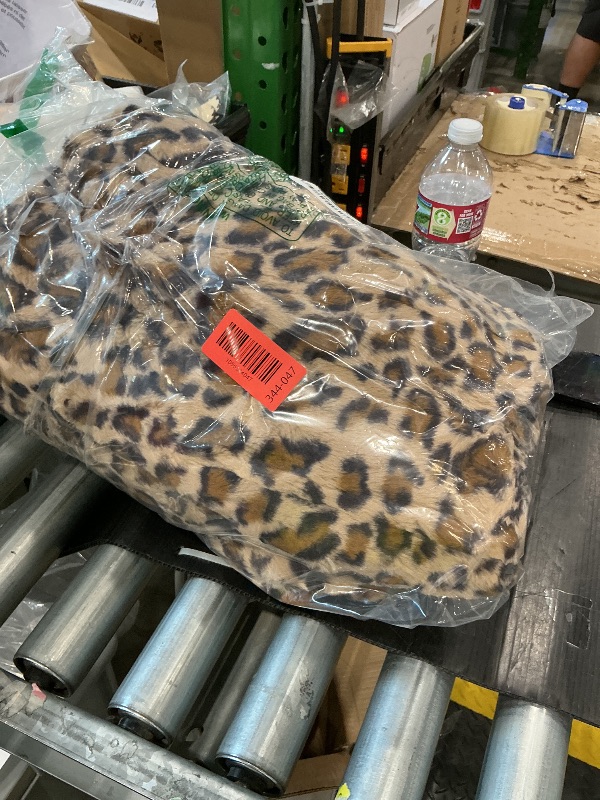Photo 1 of *UNTESTED*
Beautyrest Long Brushed Faux Fur Ogee Textured Design Electric Blanket, Auto Shut Off, Virtually Zero EMF, Multi Heat Setting, UL Certified, Machine Washable, Leopard Throw 50x60