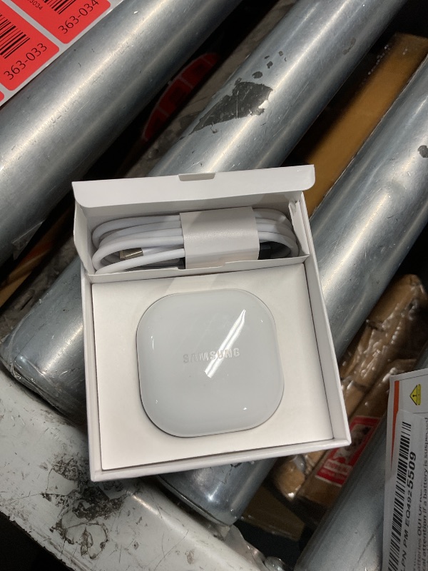 Photo 1 of ***(PARTS ONLY/ NON FUNCTIONAL)***Samsung Galaxy Buds FE True Wireless Bluetooth Earbuds, Comfort and Secure in Ear Fit, Auto Switch Audio, Touch Control, Built-in Voice Assistant, Graphite [US Version, 1Yr Manufacturer Warranty]