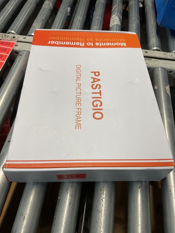 Photo 1 of ***(PARTS ONLY/MAJOR DAMAGE/ NON FUNCTIONAL)***Digital Picture Frame Frameo, Large 15.6 Inch Digital Photo Frame, WiFi Electric Frame, 1920 * 1080 IPS FHD Touchscreen, 32GB, Tabletop&Wall-Mounted, Share Video Picture, Gifts for Mom, Black Walnut