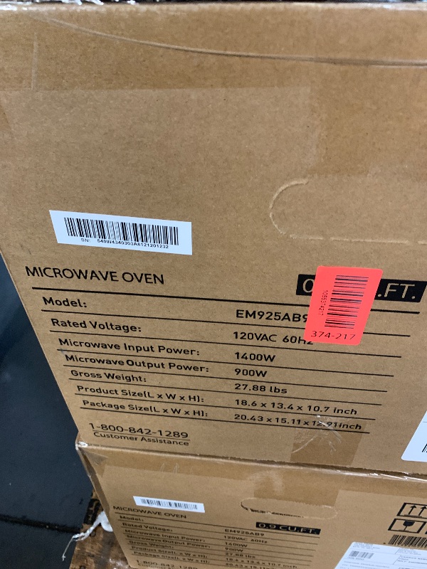 Photo 1 of ***FACTORY SEALED*** BLACK+DECKER Digital Microwave Oven with Turntable Push-Button Door, Child Safety Lock, Stainless Steel, 0.9 Cu Ft