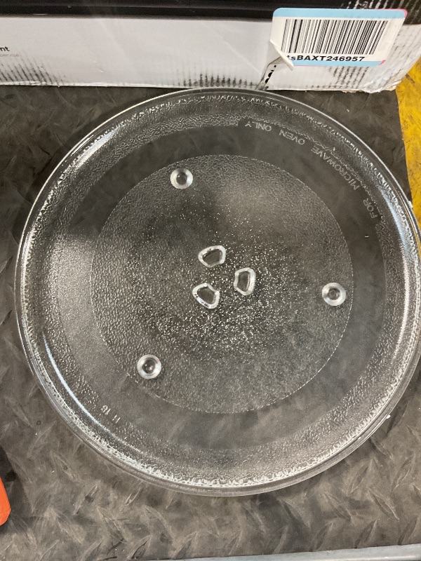 Photo 1 of *FOR PARTS ONLY* COMMERCIAL CHEF 0.9 Cubic Foot Microwave with 10 Power Levels, Small Microwave with Grip Handle, 900W Countertop Microwave with Digital Display, Door Lock and Kitchen Timer, Black