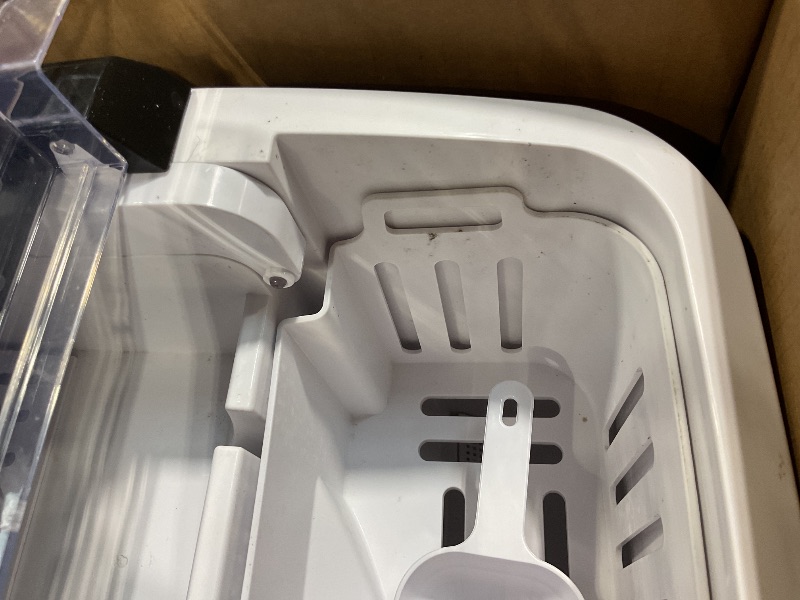 Photo 1 of *used*OLIXIS Portable Countertop Ice Machine Maker with Handle, Bullet Ice, 9 Cubes in 6 Mins, 26.5lbs/24Hrs, Self-Cleaning, Black