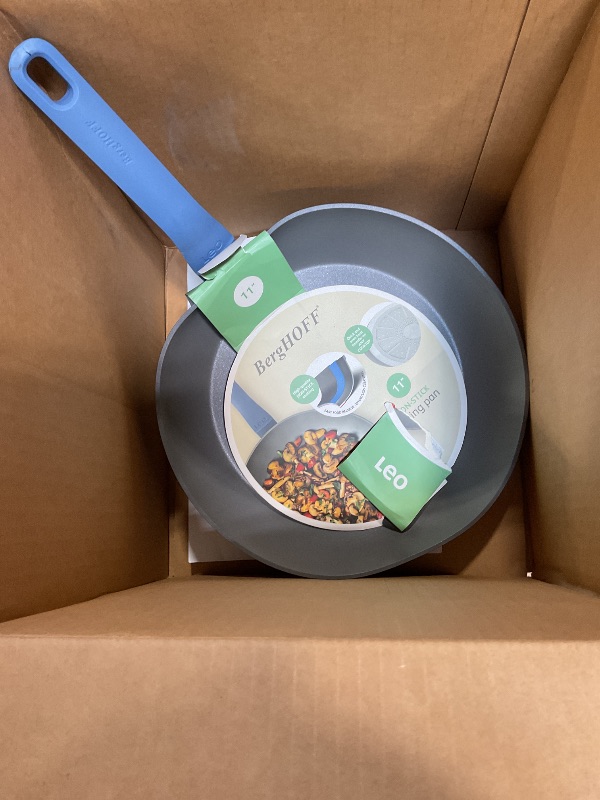Photo 1 of ***LOOSE NOT IN ANY KIND OF PACKAGING **** Berghoff LEO Non-stick Cast Aluminum Frying Pan 11" Ferno-Green, PFOA Free Coating Soft-touch Stay-cool Handle Induction Cooktop Fast Heating, Blue