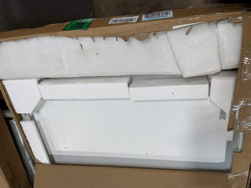 Photo 1 of ****FOR PARTS/WON'T CHARGE**** Renogy Solar Panel 200 Watt 24 Volt, 200W Solar Panel 25% High-Efficiency 16BB , N-Type Solar Panels for RV Marine Rooftop Farm Battery and Other Off-Grid Applications