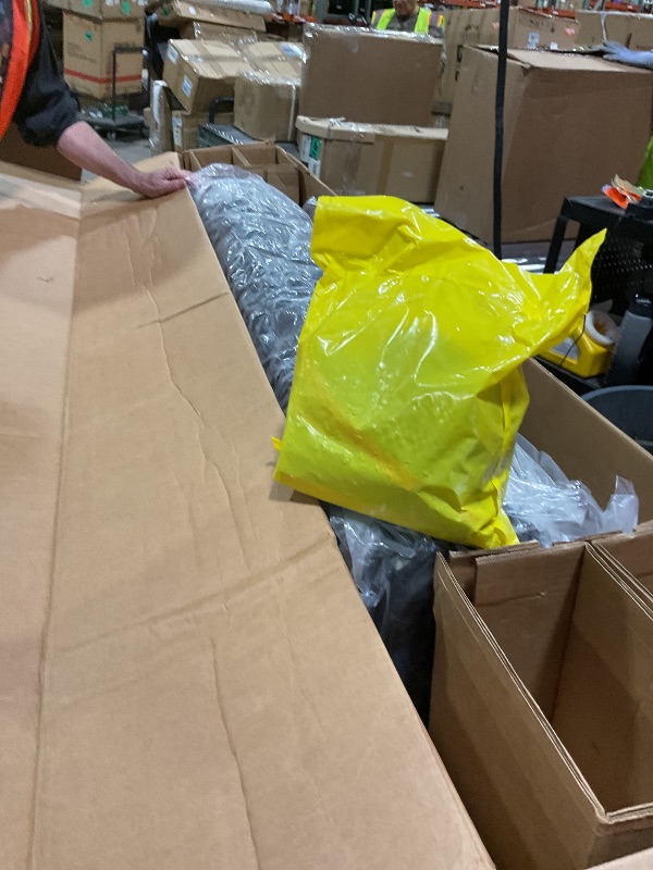 Photo 1 of *** BOX 1 of 2**** RealTruck BAK Revolver X4ts Hard Rolling Truck Bed Tonneau Cover | 80331RK | Fits 2017 - 2026 Ford F-250/350 Super Duty 8' 2" Bed (96.25")