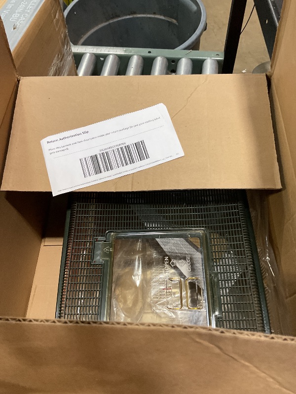 Photo 1 of ****POSSIBLY FOR PARTS / HAS 2 CRACKS 1 ON THE SIDE AND THE OTHER AT THE TOP WHERE LID CLOSES **** Exo Terra Faunarium Flat Home Plastic Reptile Terrarium, Large (18" x 12" x 6.5"), Ideal for Temporary Housing, Quarantine, and Transport, Transparent Plast