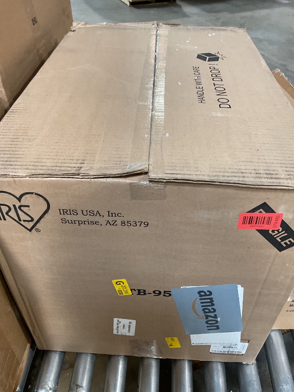 Photo 1 of ** 3 OF 4 LIDS BROKEN** IRIS USA 94 Qt Stackable Plastic Storage Bins with Lids, 4 Pack - BPA-Free, Made in USA - See-Through Organizing Solution, Latches, Durable Nestable Containers, Secure Pull Handle - Clear