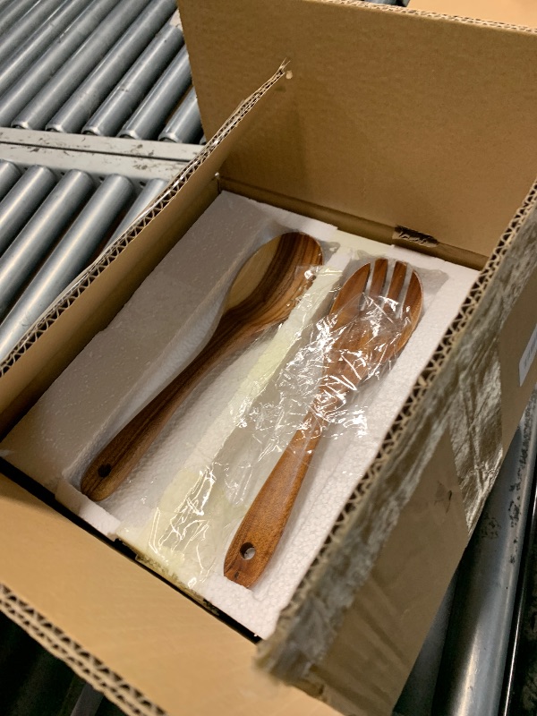 Photo 1 of (USED/FAIR) PROLEE Glass Salad Bowl Set,Large Glass Salad Bowls with Solid Wood Base Servers,Elegance Salad Serving Bowls for Kitchen Utensils and Party(Clear)