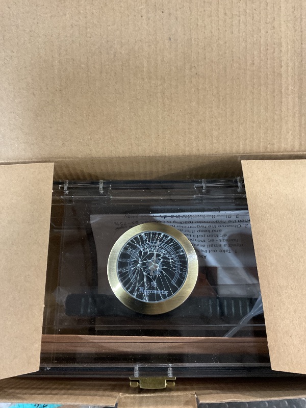 Photo 1 of * centerpiece is cracked *
TISFA Acrylic Cigar Humidor with Humidifier and Hygrometer, Desktop Cigar Case Box That can Hold About 15-20 Cigars (S)