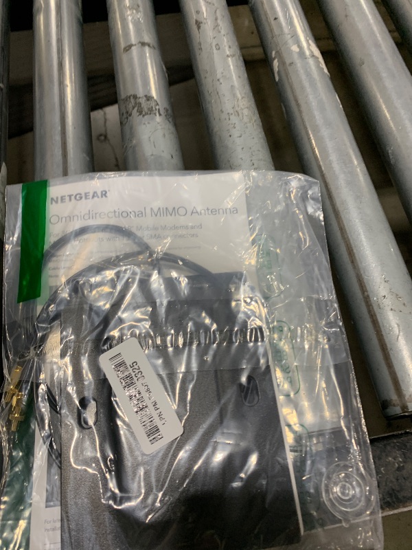 Photo 1 of NETGEAR Omnidirectional MIMO Antenna (6000451) - Enhances Performance of Internal Antennas, Compatible with M5 (MR5200) & M6 (MR6150 & MR6550) Hotspot Routers, Includes 2 TS-9 and 2 SMA Connectors