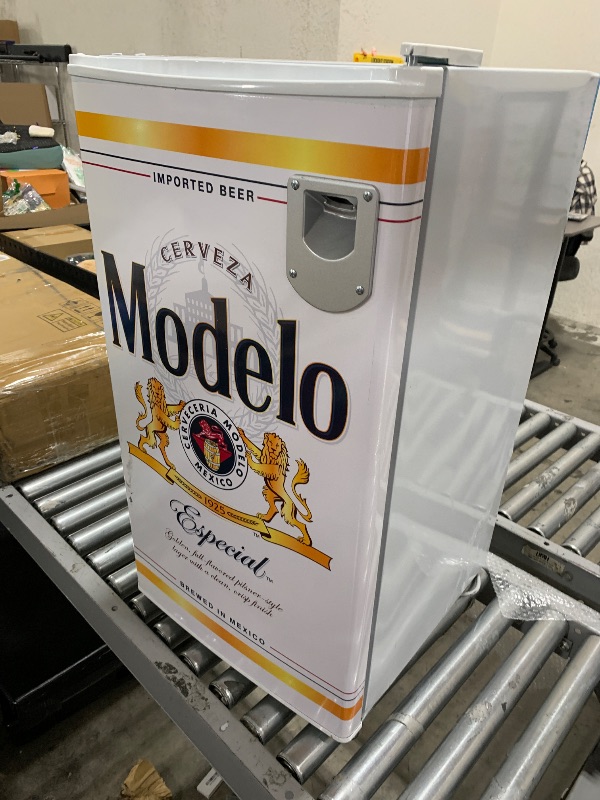 Photo 1 of Modelo Refrigerator - Mini Fridge For Kitchen, Bedroom, Office, Dorms, Cuarto, Cool Storage For Wine, Drink, Beverages, Compact Free Standing, Neveras Pequeñpara, 3.2 Cubic Feet Capacity, White

