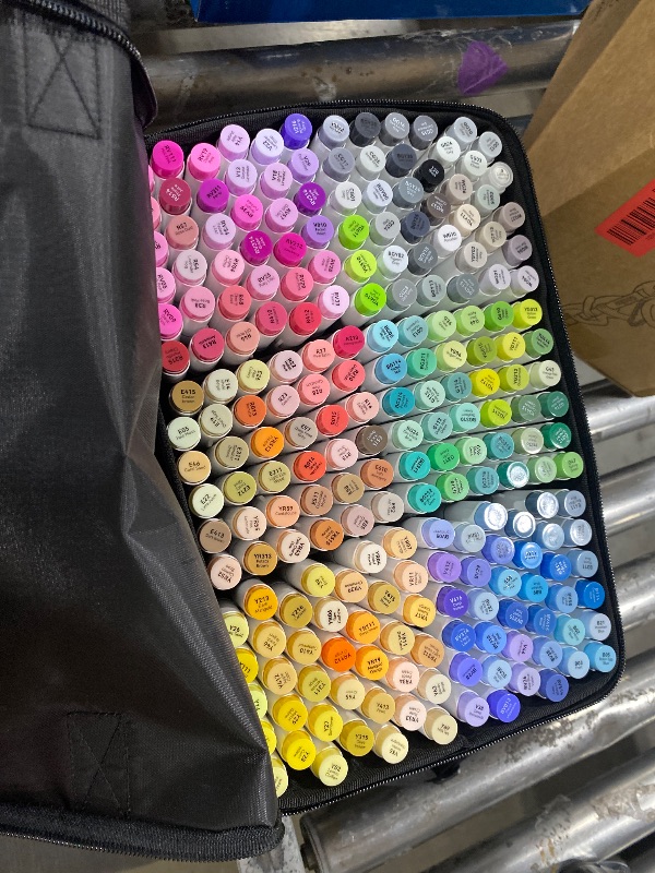 Photo 1 of Ohuhu Alcohol Based Brush Markers -Double Tipped Art Marker Set for Artists Adults Coloring Sketch Illustration - Brush & Fine Dual Tips - 216 Colors - Honolulu B of Ohuhu Markers - Refillable Ink