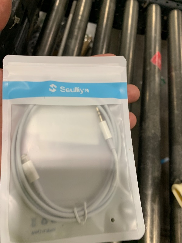 Photo 1 of (Apple MFi Certified) iPhone AUX Cord,Lightning to 1/8 Inch Audio Cable,3.3ft, Headphone Jack Adapter Male Aux Stereo Audio Cable Compatible for iPhone 14/13/12/11/XR/X/8/7 (White)