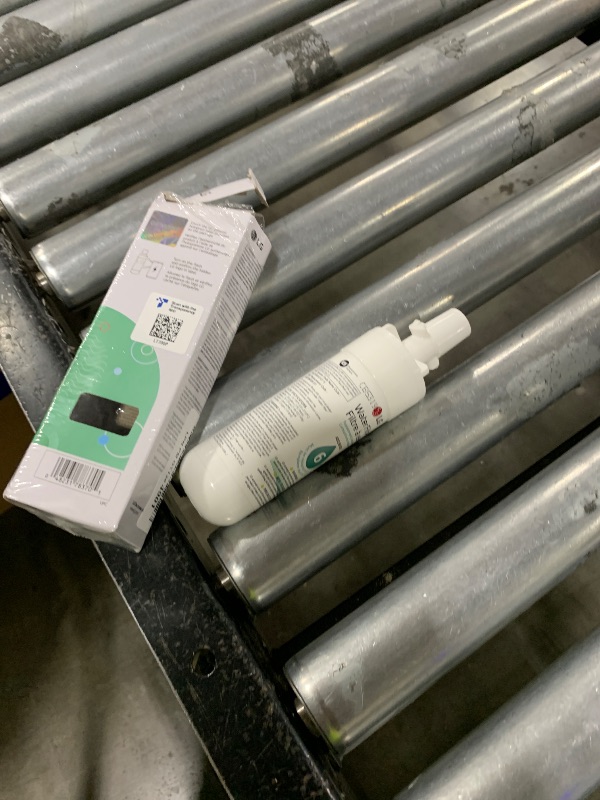 Photo 1 of LG LT700P- 6 Month / 200 Gallon Capacity Replacement Refrigerator Water Filter (NSF42 and NSF53) ADQ36006101, ADQ36006113, ADQ75795103, or AGF80300702 , White , Single