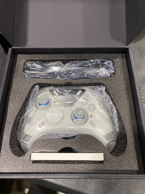 Photo 1 of FLYDIGI Apex 5 PC Controller, Forceflex Joystick 2.0, ForceAdapt Triggers, 3ms Ultra-Low Latency, RGB Light Bar, Full-Color LCD Display,1500mAh Battery PC/NS/Android/TV