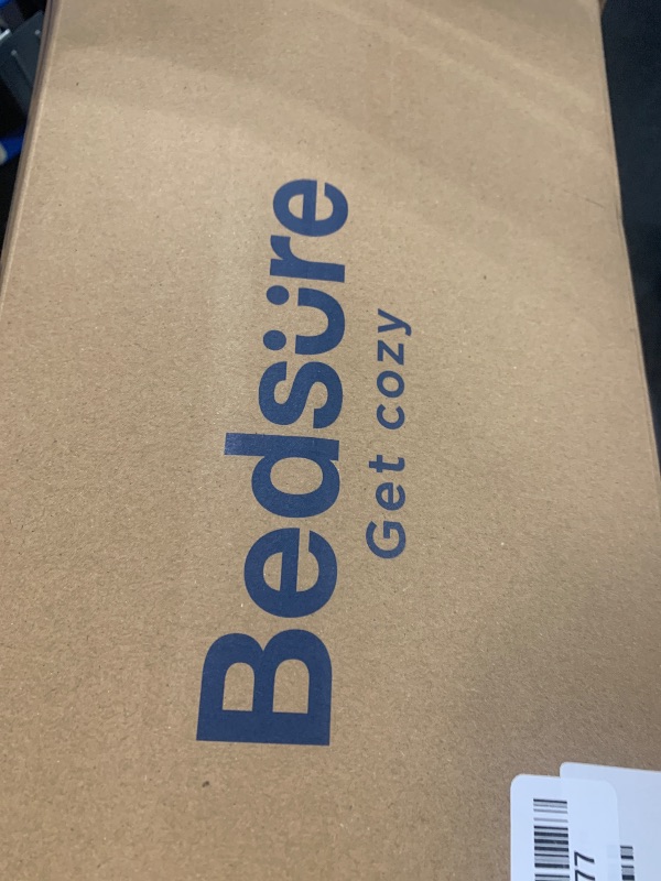 Photo 1 of Bedsure Quilts Queen Size - Ultra Soft Pre-Washed Cloud-Like Bedding, All-Season Lightweight Comforter for Country Bedroom, Leaf Design Coverlet in Cream Yellow, 90 x 96 Inches