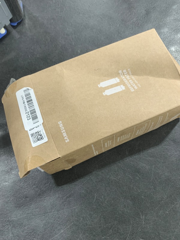 Photo 1 of Samsung HAF-QIN-2P/EXP Genuine Refrigerator Water Filter, Reduces 99% of Harmful Contaminants for Clean, Clear Drinking Water, 6-Month Life, Easy Install, Pack of 2