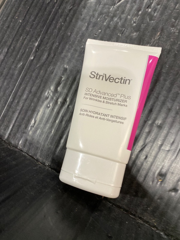 Photo 1 of StriVectin SD Advanced Plus Intensive Moisturizer for Wrinkles and Stretchmarks, for Face and Body, Collagen Boosting with Peptides and Hyaluronic Acid, 4 Fl Oz (Pack of 1)