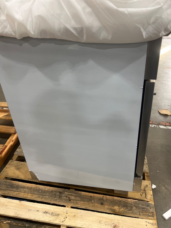 Photo 1 of ***PARTS ONLY**COSMO GRP366 36 in. Vista Collection 4.5 cu. ft. Gas Range, 6 Burners, Convection Oven, LED Light Panel in Modern Stainless Steel ( Pleas Read Clerks Notes)