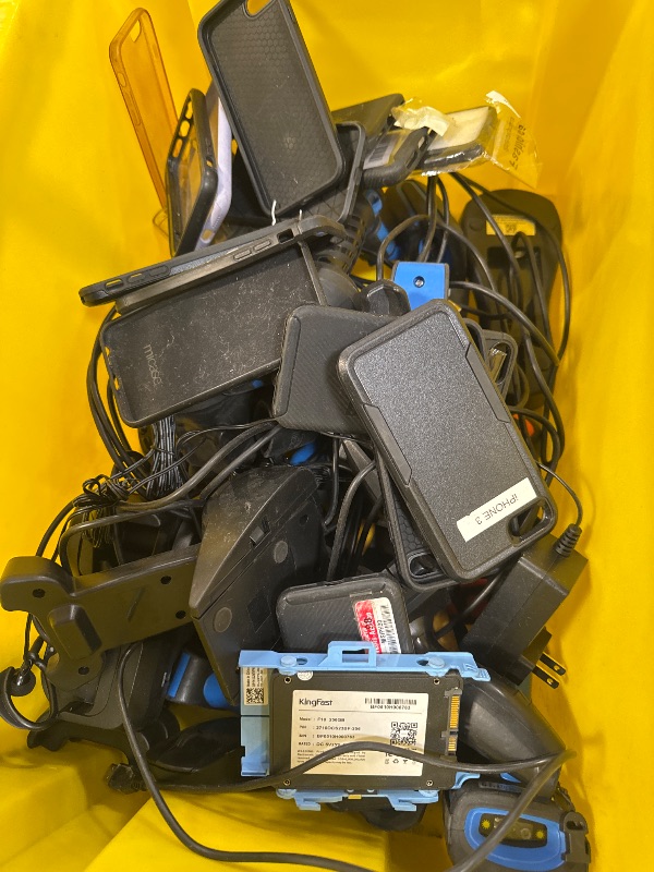 Photo 1 of *FINAL SALE// NO REFUNDS/PARTS ONLY***SOME MAY BE DAMAGED*BUNDLE OF ASSORTED PHONE CASES & COMPUTER SCANNERS